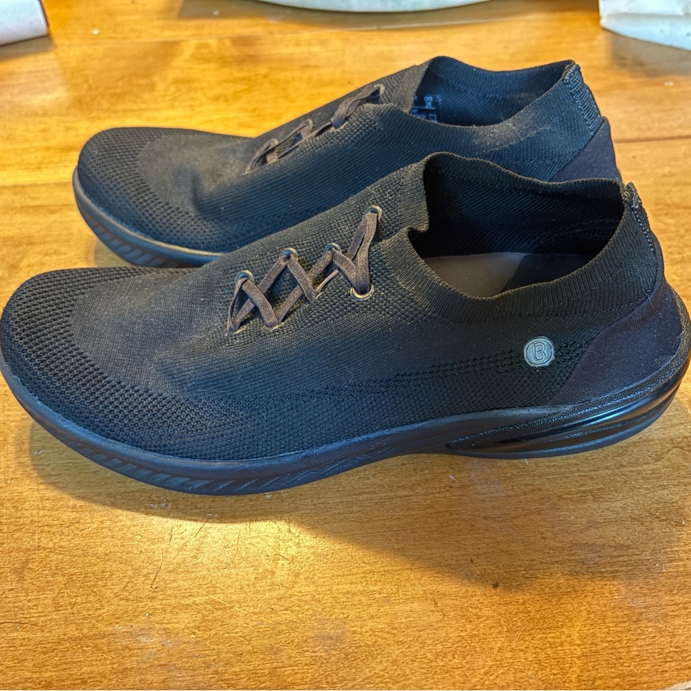 Bzees slip on sneaker